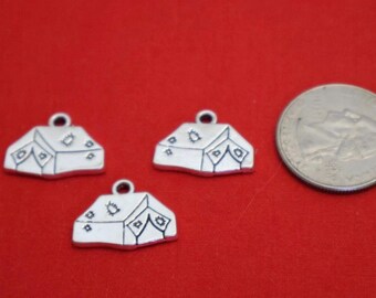 BULK! 6pc "camping tent" charms in antique silver (BC761)