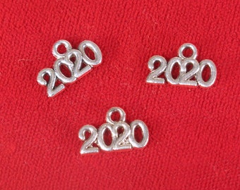 BULK! 30pc "2020" charms in antique silver (BC1397B)