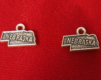 BULK! 30pc "Nebraska" charms in antique silver style (BC950B)