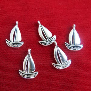 BULK! 30pc &quot;sail boat&quot; charms in antique silver style (BC115B)