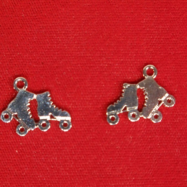 5pc "roller skates" charms in antique silver style (BC1154)