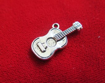 BULK! 30pc "guitar" charms in antique silver style (BC712B)