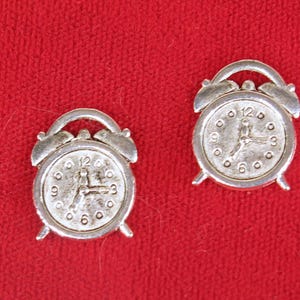 10pc &quot;clock&quot; charms in antique silver style (BC278)