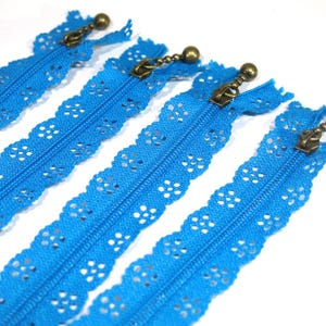 3pc zipper 40cm / 16inch blue lace closed end (Z72)