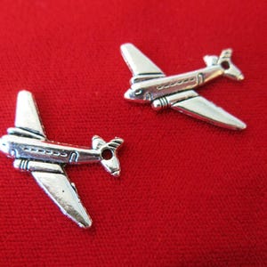 BULK! 30pc &quot;airplane&quot; charms in antique silver style (BC267B)