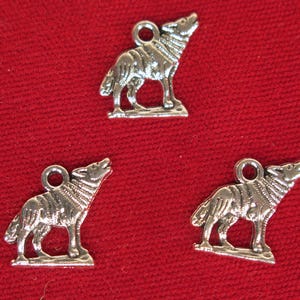 10pc &quot;wolf&quot; charms in antique silver style (BC1209)