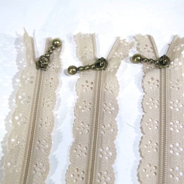 3pc zipper 25cm / 10 inch beige lace closed end (Z85)