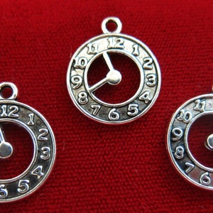 10pc &quot;clock&quot; charms in antique style silver (BC357)