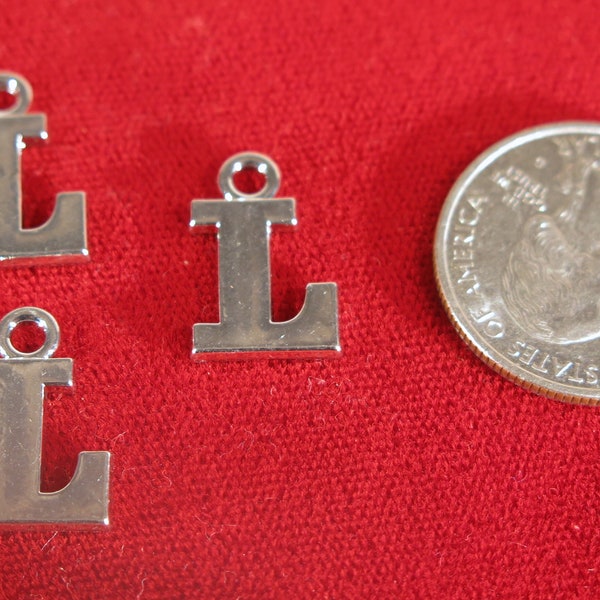 BULK! 30pc "L" charms in silver style (BC1435-L-30)