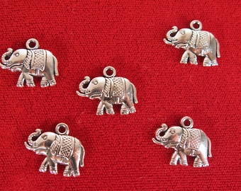 5pc "elephant" charms in antique style silver (BC972)