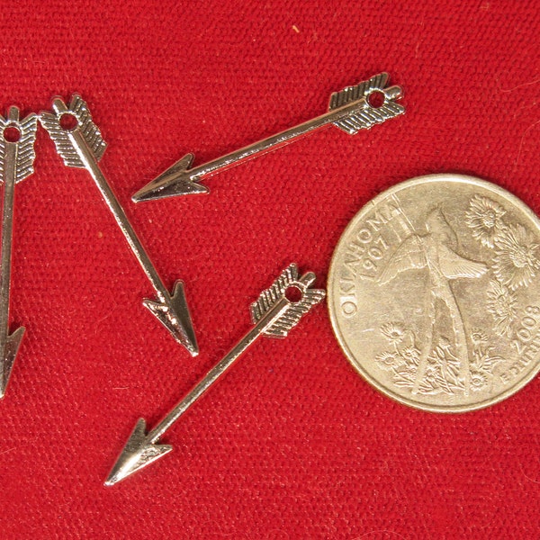 BULK! 30pc "arrow" charms in antique style silver (BC370B)