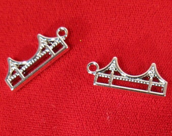 SILVER LONDON BRIDGE/CENTRAL LONDON CHARM W/SPLIT RING SILVER LONDON BRIDGE/CENTRAL LONDON CHARM W/SPLIT RING