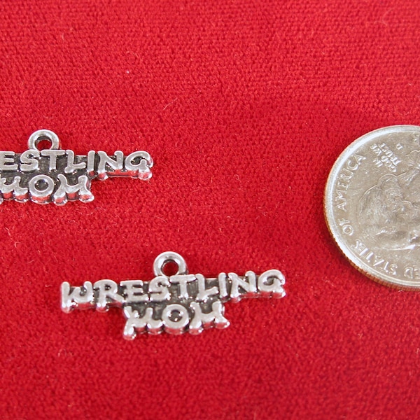 5pc "Wrestling mom" charms in silver style (BC1472)