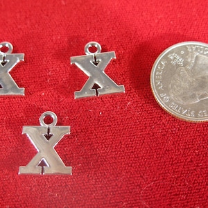 10pc &quot;X&quot; charms in silver style (BC1435-X)