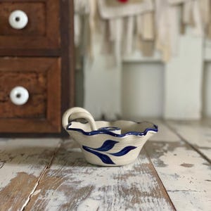 Vintage Williamsburg Handmade Pottery Candle Holder