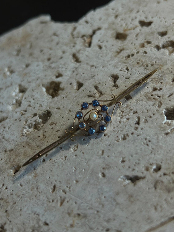 Vintage 15ct Pearl and Sapphire Bar Pin