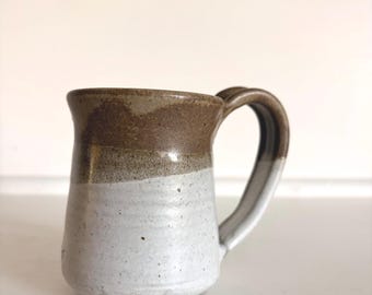 Taza de cerámica de estudio