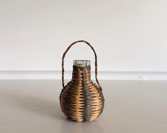 Frasco de perfume vintage Potter & Moore Mitcham Lavender / Frasco envuelto en mimbre, fabricado en Inglaterra.
