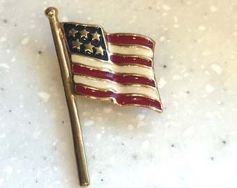 Vintage USA Goldtone And Enamel Flag Pin/Brooch