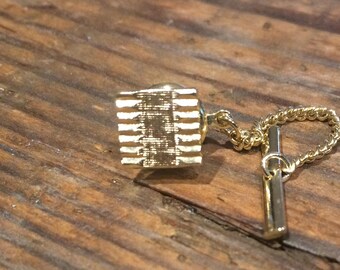 Vintage Men's Gold Tone Square Tie Tack