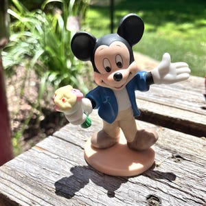 Vintage Disney Ceramic Mickey Mouse Holding Flowers Figurine Made In Sri Lanka