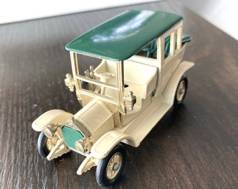 MODEL OF YESTERYEAR 1910 BENZ LIMOUSINE Y-3 MATCHBOX by LESLEY dobové