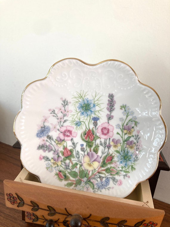 Aynsley Fine Bone China Gem aynsley-fine-bone-china-gem