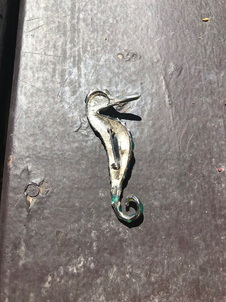 Vintage Figural Enamel Green SeaHorse BroochPin