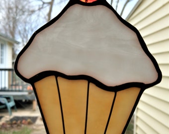 Christmas Cupcake! (With white frosting...yum)  Stained Glass Suncatcher -  original design ©