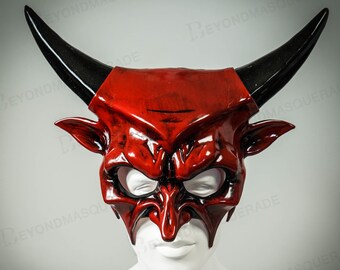 Scary Halloween Masquerade Mask Cosplay Mask for Men Devil Horns Halloween Haunted House Props Animal Masquerade Mask Red