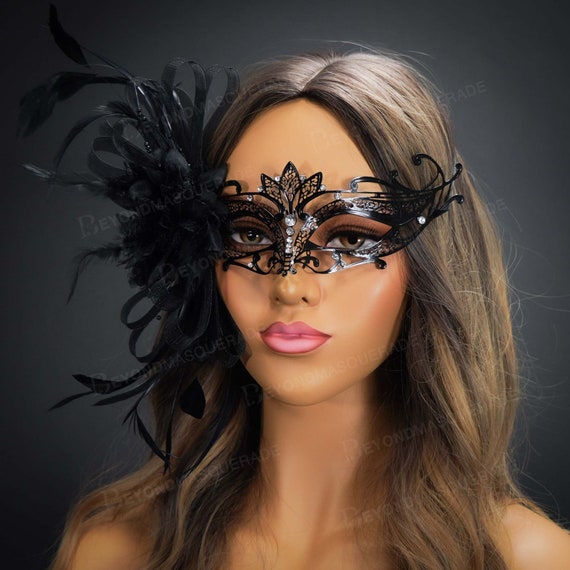 Maschera da ballo in maschera nera con piume, copricapo di lusso, maschere  da ballo in maschera, maschere da festa in maschera, fascinatore di piume, maschera  nera -  Italia