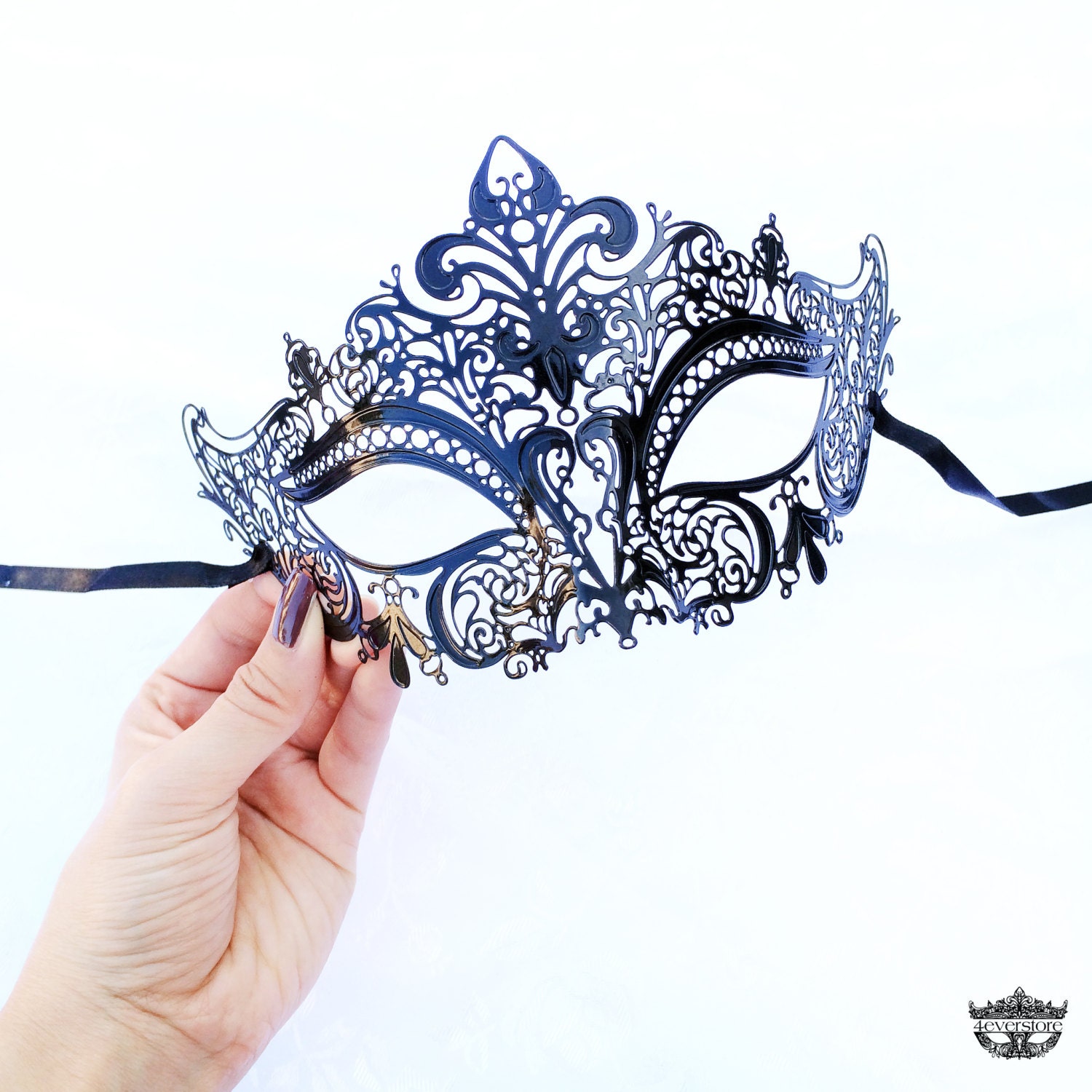 Thought I'd share this masquerade mask I made for an event this year :  r/crafts