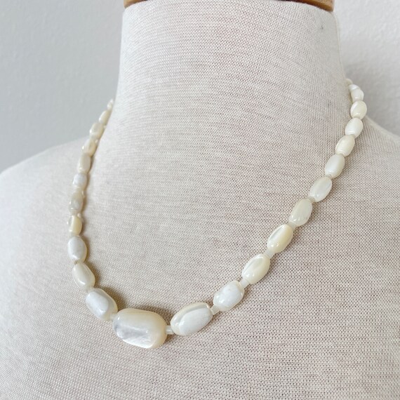 Mother of pearl necklace - image 4