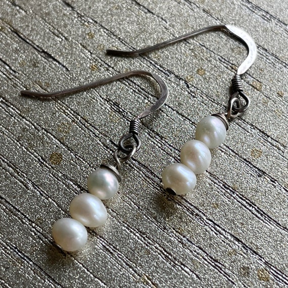 Small baroque pearl earrings - image 2