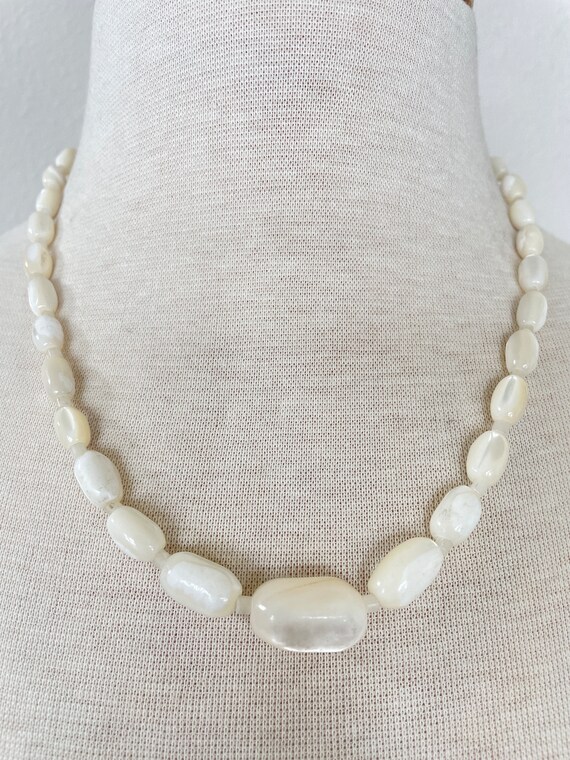 Mother of pearl necklace - image 5