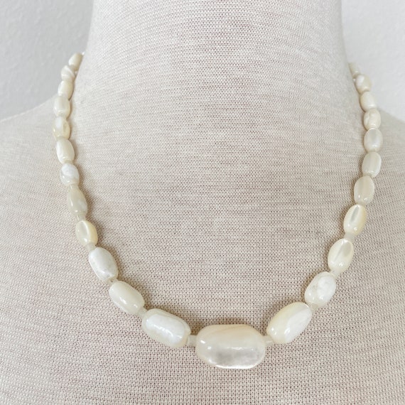 Mother of pearl necklace - image 6