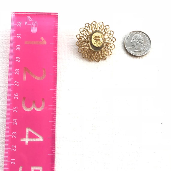 Vintage intaglio flower filigree brooch - image 2