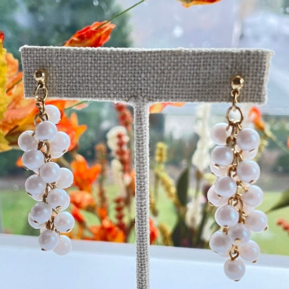 Vintage Pearly Earrings - image 1