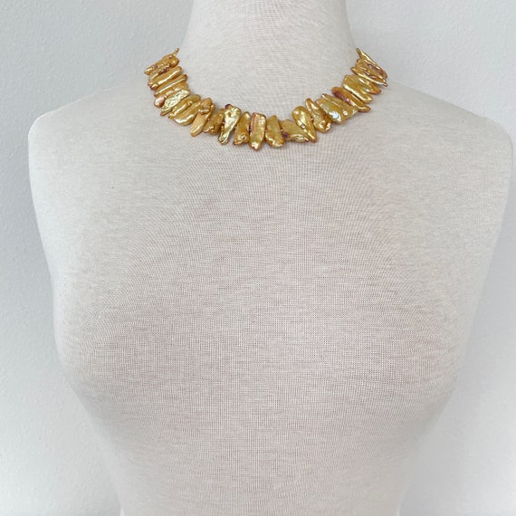 Gold baroque pearl necklace - image 3