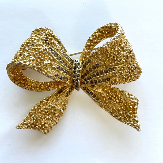 Golden Bow Brooch - image 10