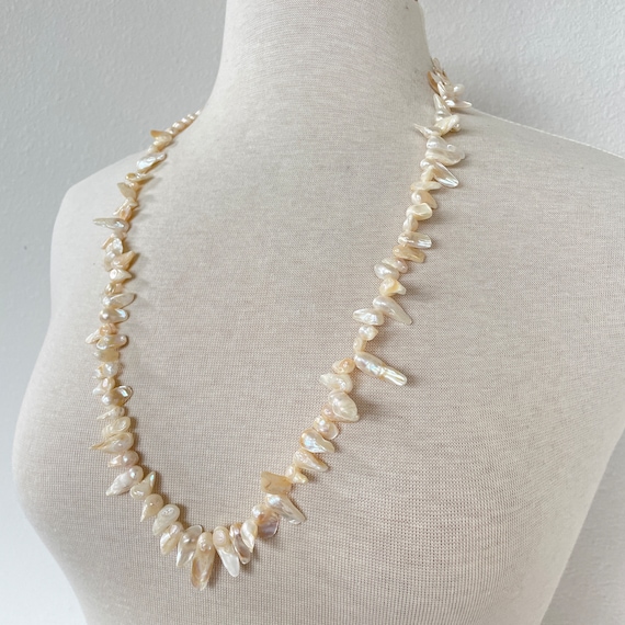 Baroque pearl necklace