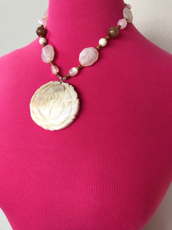 Mother of pearl necklace - image 5