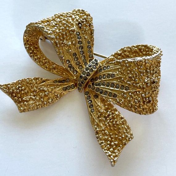 Golden Bow Brooch - image 6