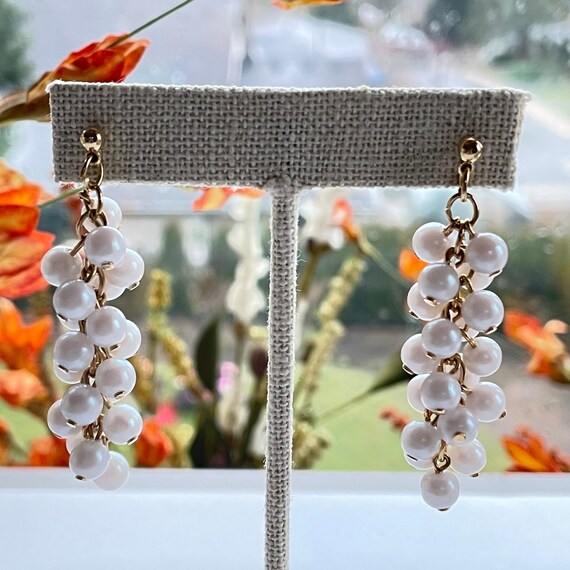 Vintage Pearly Earrings - image 4