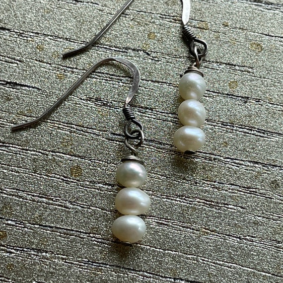 Small baroque pearl earrings - image 5