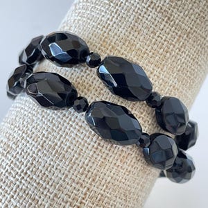 Gitzwarte kralenarmbanden