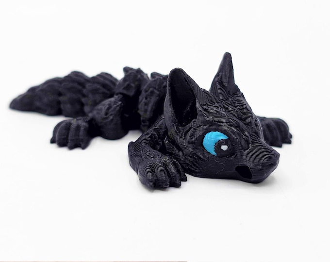 Wolf Keychain (Black with Blue Eyes)