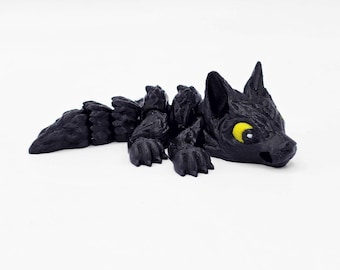 Wolf Keychain (Black with Gold Eyes)