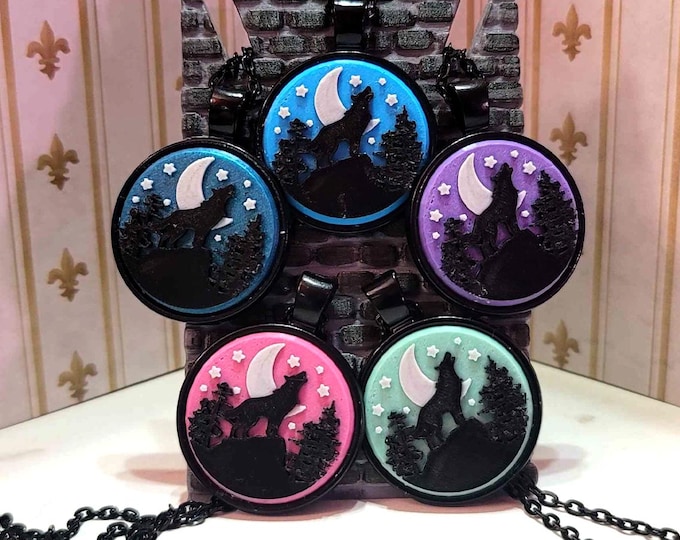 Howling Wolf Pendant (18" & 24" black chains)