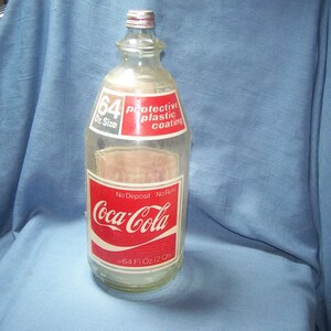 Coca-Cola ガラスボトル 64FL OZ Vintage Coca Cola Foam Label 64 Oz Glass Bottle 1 Liter